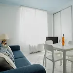 아파트 The Martinez House - *