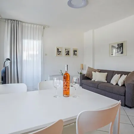 Апартаменты The Martinez House - *